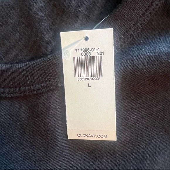 NWT Old Navy Black Crew Neck T-Shirt With Embroidered “Wicked” Graphic Size Lg - Picture 3 of 9
